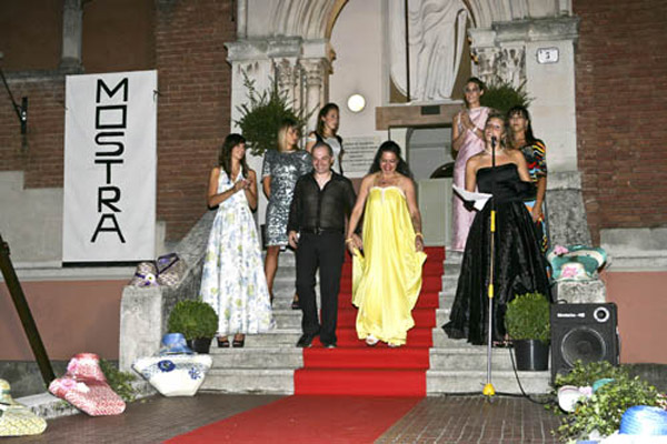 Mostra sfilata e cappelli.2011